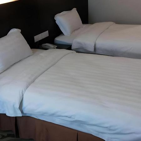 Eminent Hotel Kota Kinabalu Kültér fotó