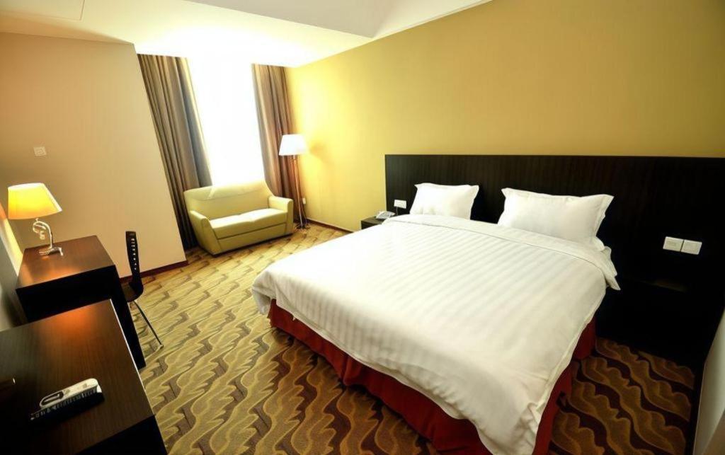 Eminent Hotel Kota Kinabalu Kültér fotó