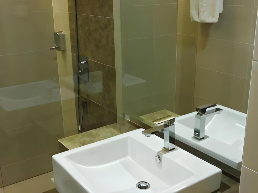 Eminent Hotel Kota Kinabalu Kültér fotó