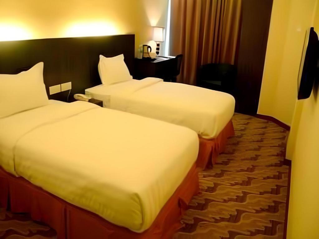 Eminent Hotel Kota Kinabalu Kültér fotó