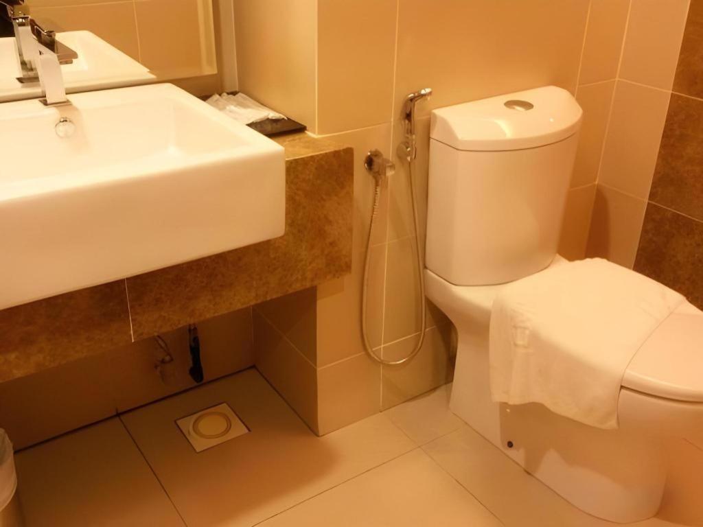 Eminent Hotel Kota Kinabalu Kültér fotó