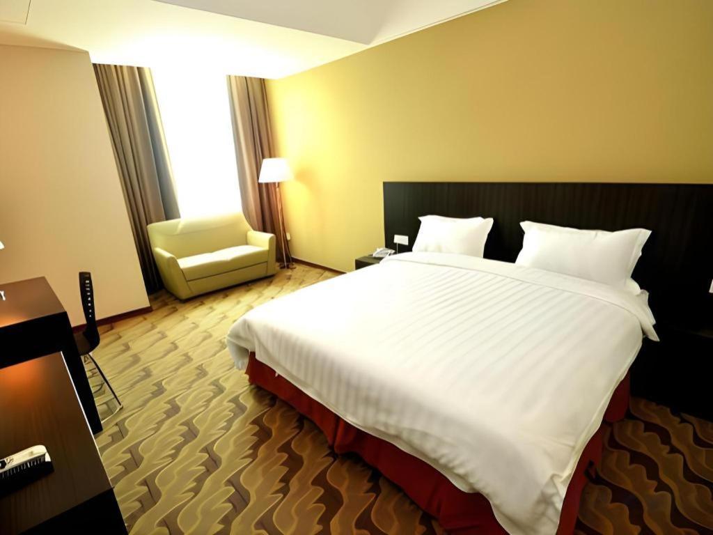 Eminent Hotel Kota Kinabalu Kültér fotó