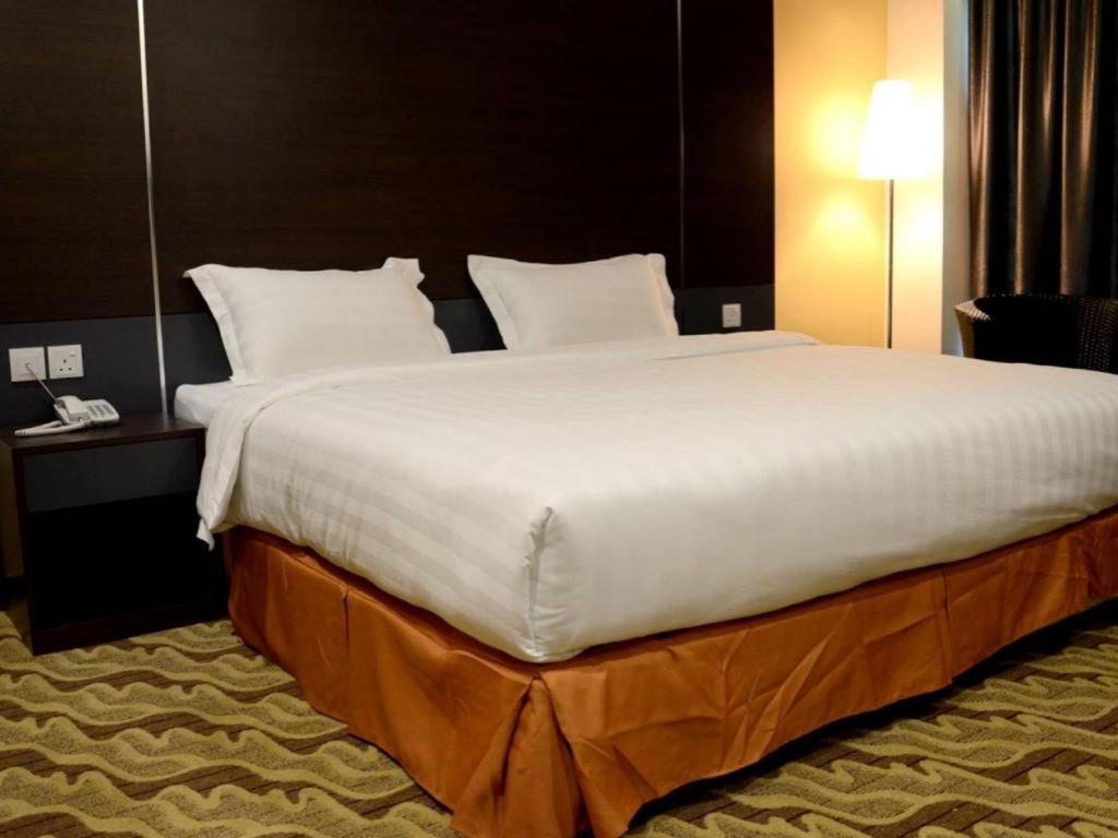 Eminent Hotel Kota Kinabalu Kültér fotó