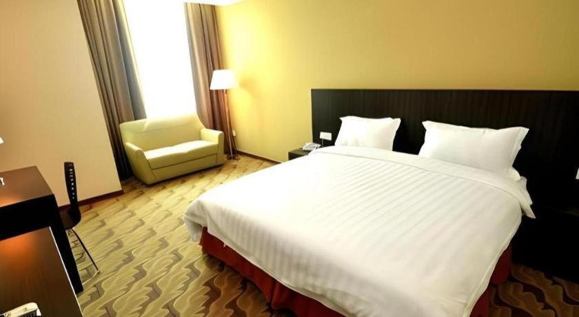 Eminent Hotel Kota Kinabalu Kültér fotó